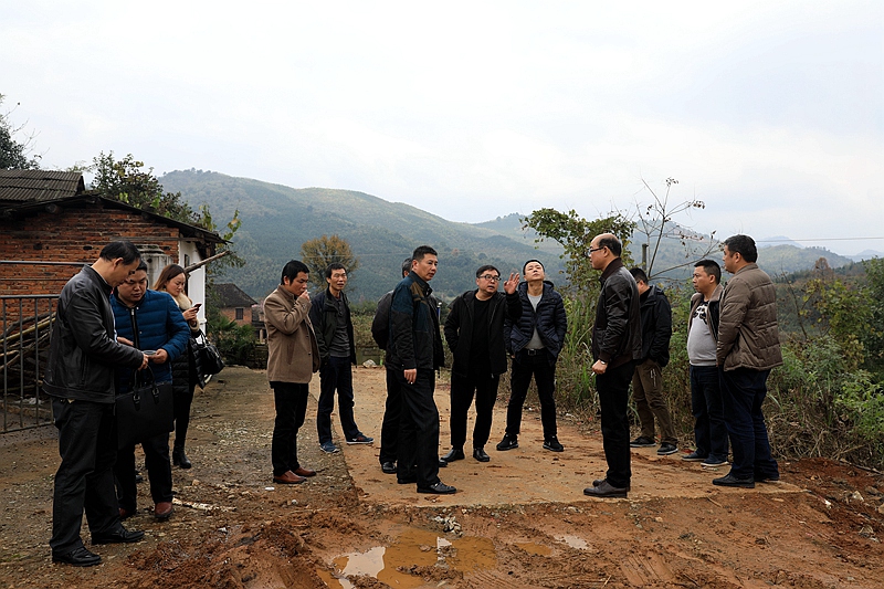 1 ��ί����Ѳ����һ��ʵ�ز鿴���ػƷ�������ˮ���ļ��뻬�µ����ֺ���Ǩ��Ŀ.JPG